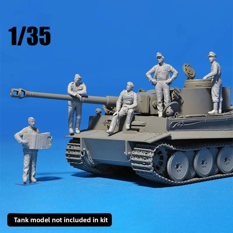 1/35 Military Soldiers Combat Poses, 5 Figures, Resin Model Figure Kit, Military Theme, Unassembled and Unpainted