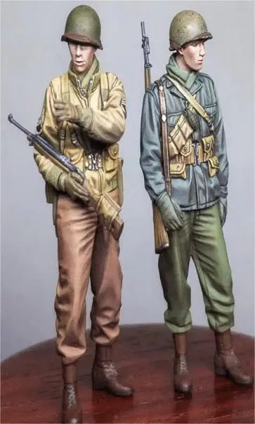 1/35 WWII US and British Infantry with Rifles, 2 Figures, Resin Model Figure Kit, Unassembled and Unpainted