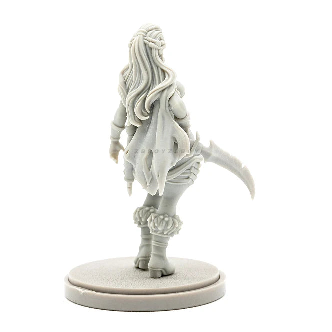 38mm Female Demon Warrior with Twin Scythes, Resin Model Figure Kit, Fantasy Theme, Unassembled and Unpainted