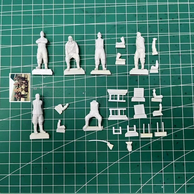 1/48 WWII Military Pilots and Officers, 6 Figures, Resin Model Figure Kit, Unassembled and Unpainted