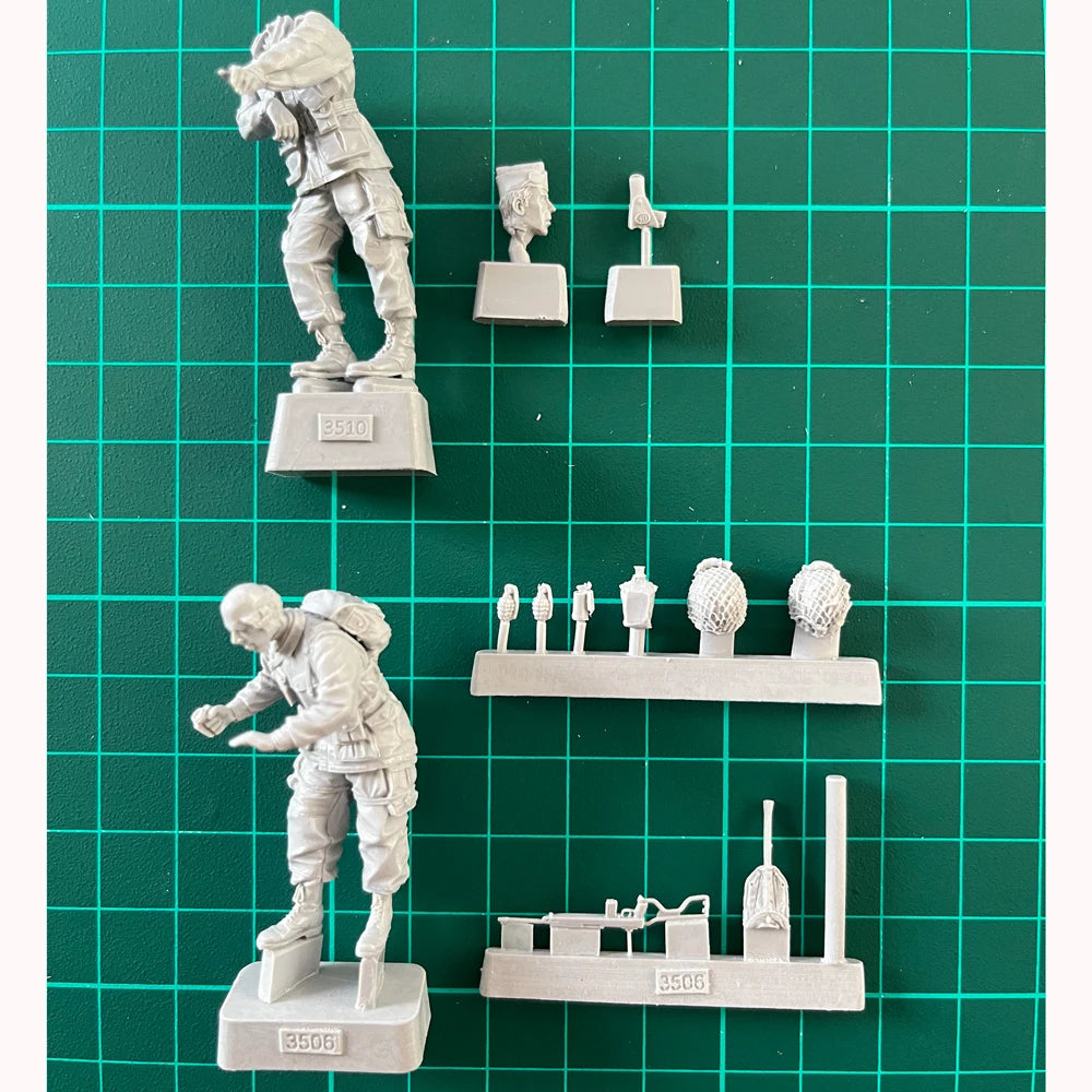1/35 WWII US Army Soldiers with Willys MB Jeep, 2 Figures, Resin Model Figure Kit, Unassembled and Unpainted