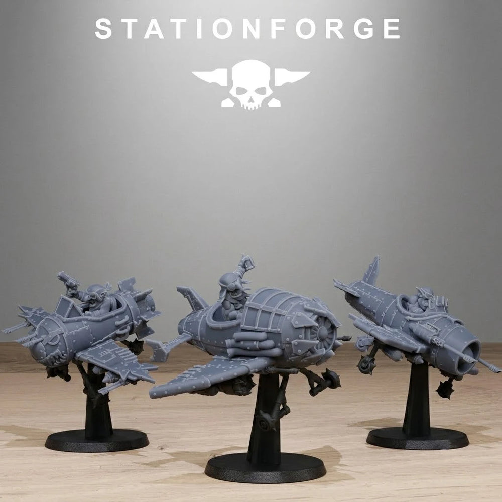 Ork Fighter, 6 Figures, Resin Model Aircraft Kit, Sci-Fi Theme, Unassembled and Unpainted