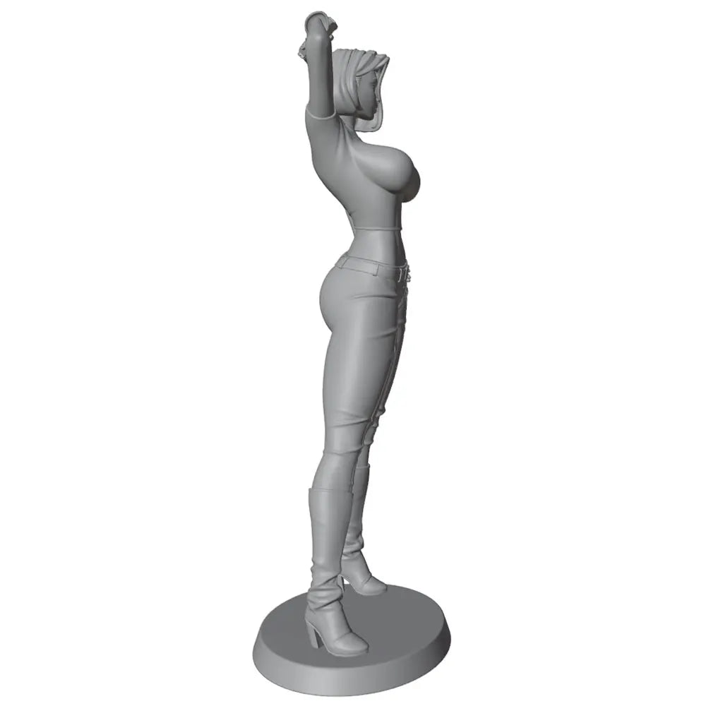 1/24 Barbarian Woman with Raised Battle Axe, Resin Model Figure Kit, Fantasy Theme, Unassembled and Unpainted