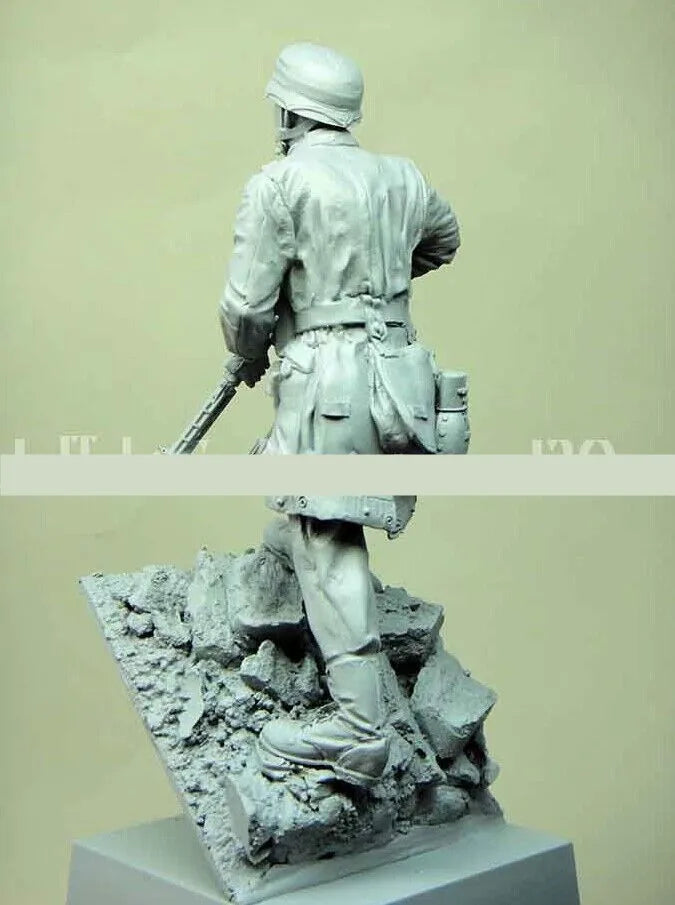 1/16 WWII German WWII Soldier, Resin Model Figure Kit, Unassembled and Unpainted