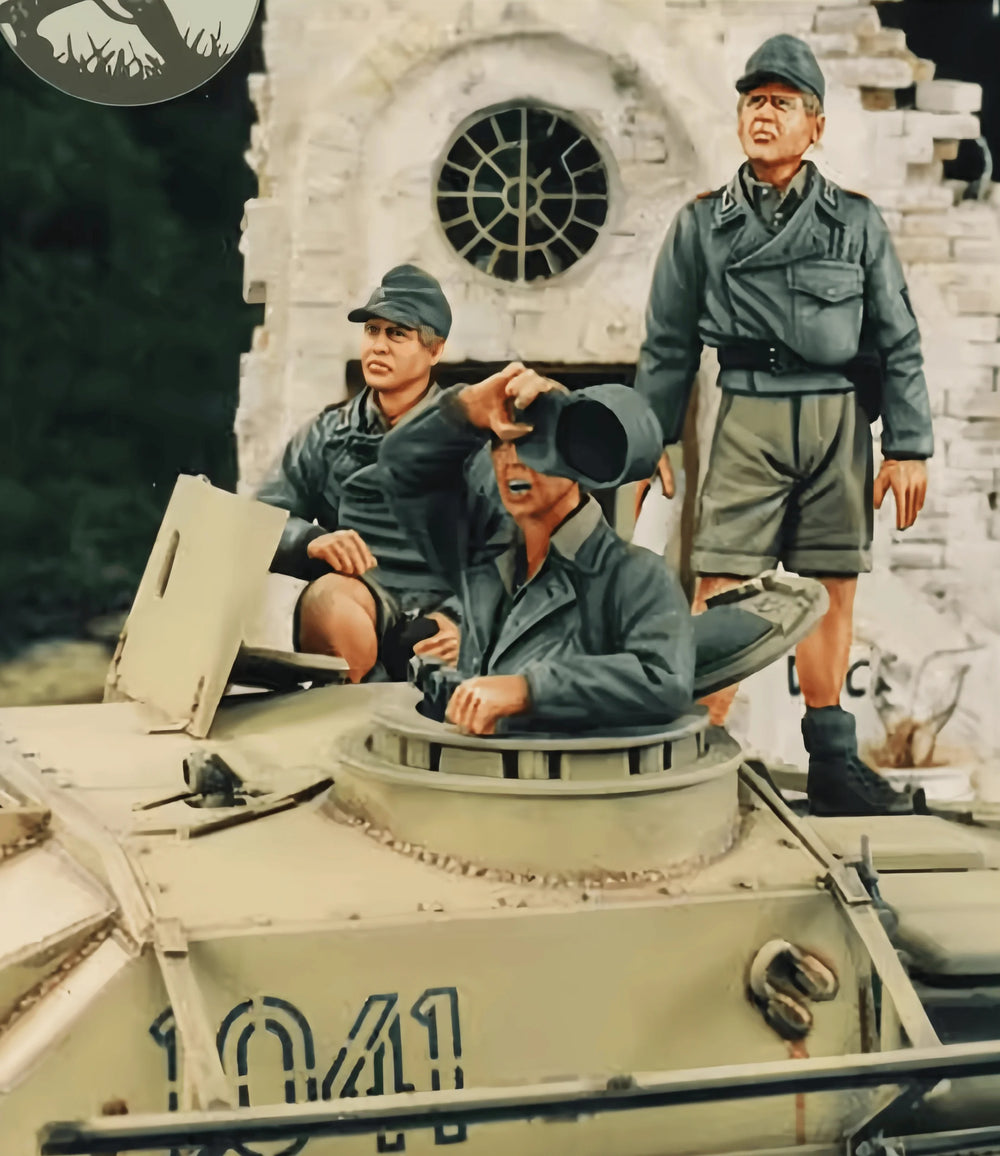 1/35 WWII German Panzer Tank Crew, 4 Figures, Resin Model Figure Kit, Unassembled and Unpainted