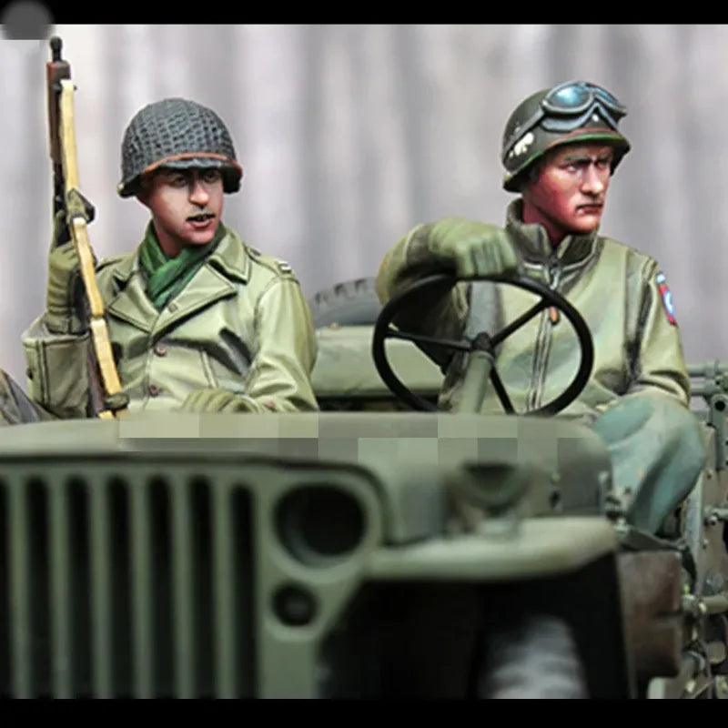 1/35 WWII US Infantry with Jeep, 2 Figures, Resin Model Figure Kit, Unassembled and Unpainted