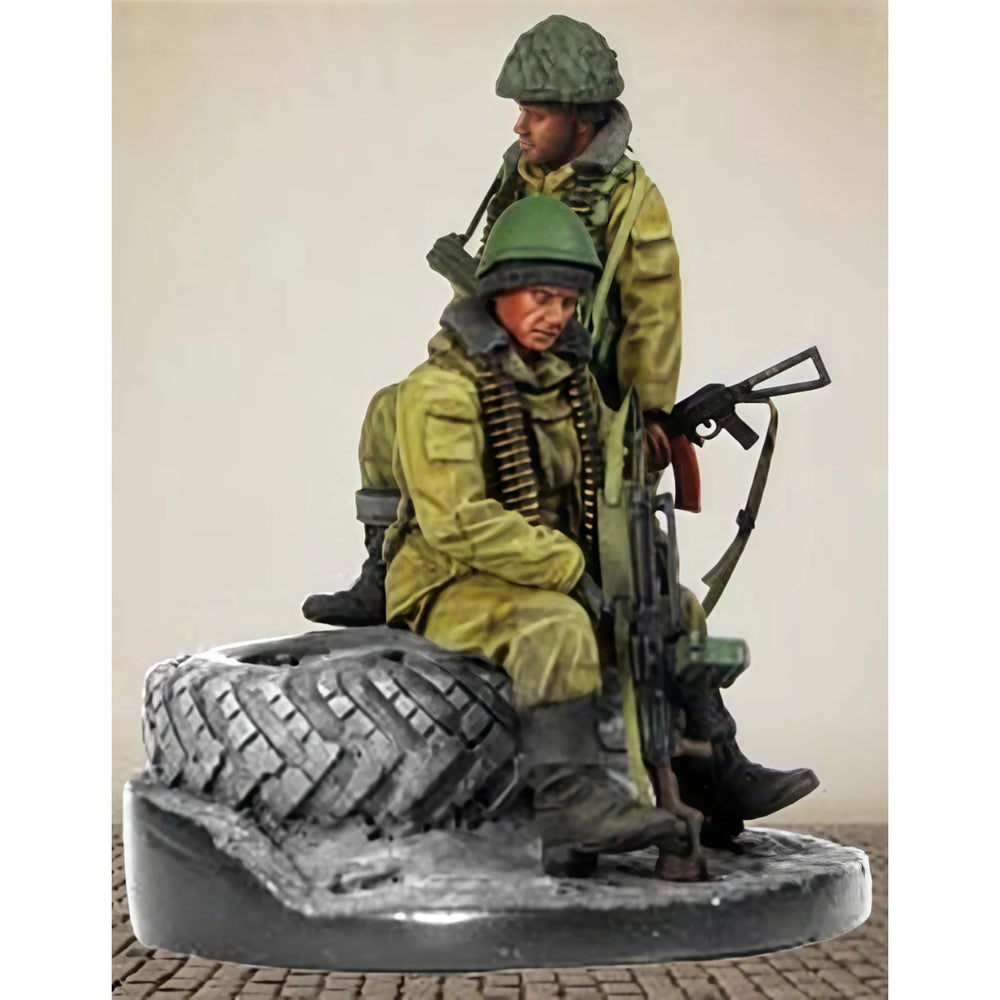 1/35 WWII Soviet Anti-Tank Squad with RPG-7, 2 Figures, Resin Model Figure Kit, Unassembled and Unpainted
