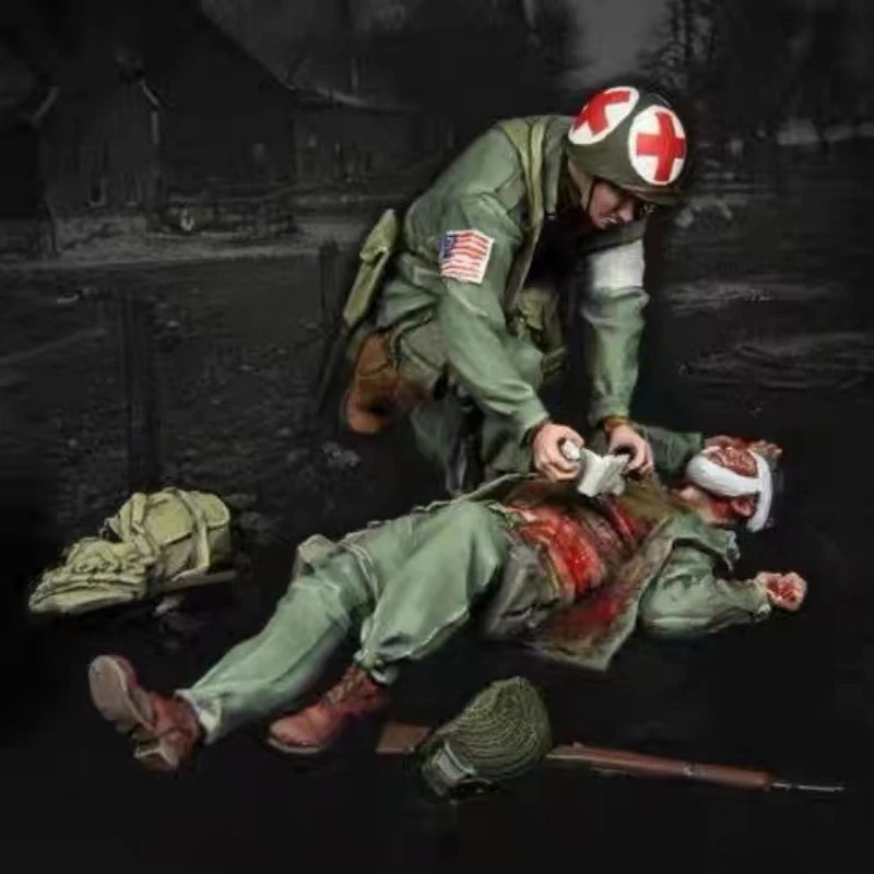 1/35 WWII Combat Medic, Resin Model Figure Kit, Unassembled and Unpainted