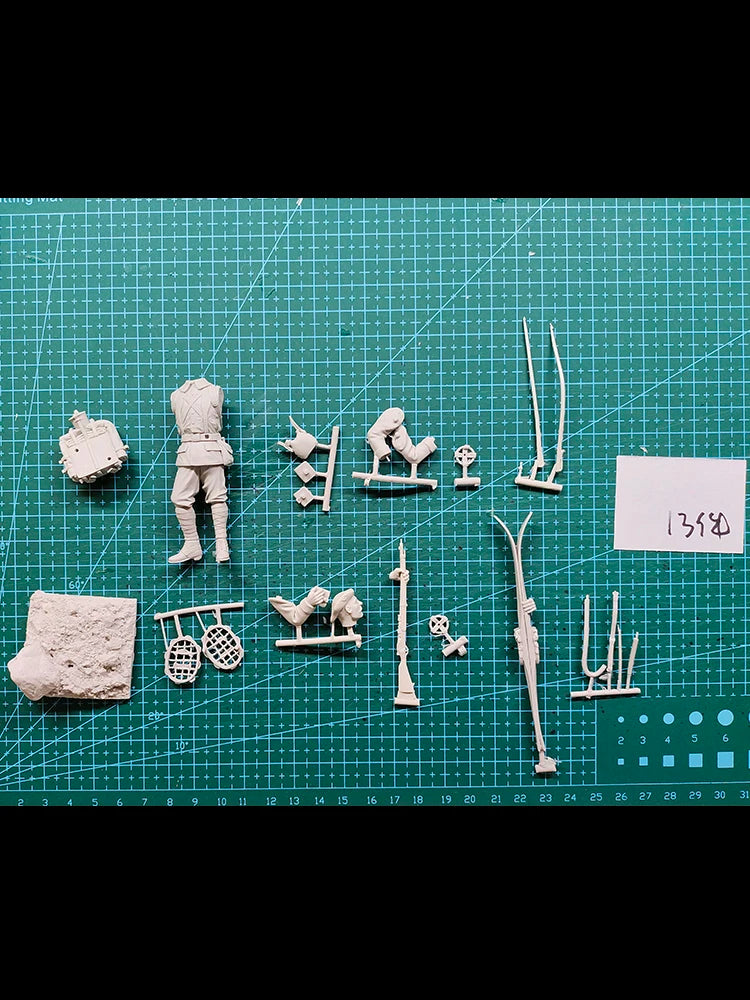 1/24 WWI Officer, Resin Model Figure Kit, Unassembled and Unpainted