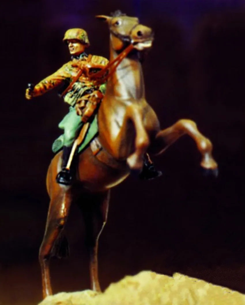 1/35 Napoleonic Cavalry Soldier, Resin Model Figure Kit, Unassembled and Unpainted