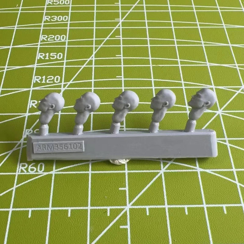 1/35 WWII German Soldiers, 20 Figures, Resin Model Figure Kit, Unassembled and Unpainted