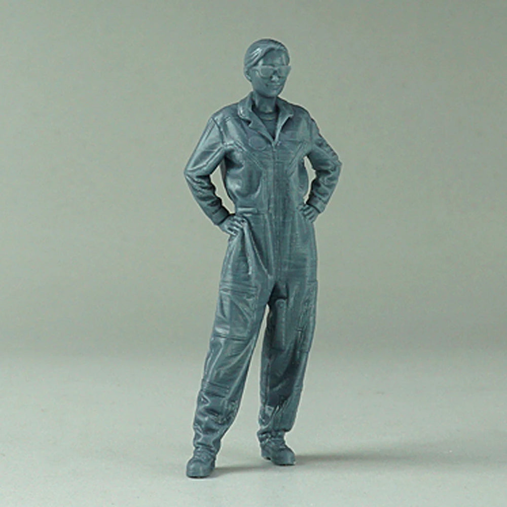 1/35 WWII US Female Pilot Standing, Resin Model Figure Kit, Unassembled and Unpainted