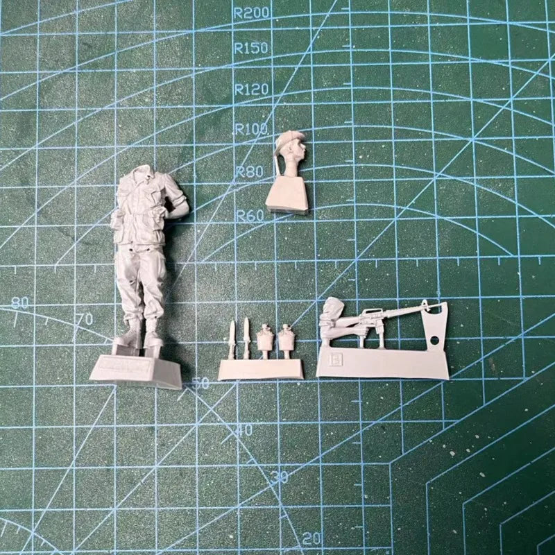 1/35 Vietnam War US Soldier Willie, Resin Model Figure Kit, Unassembled and Unpainted