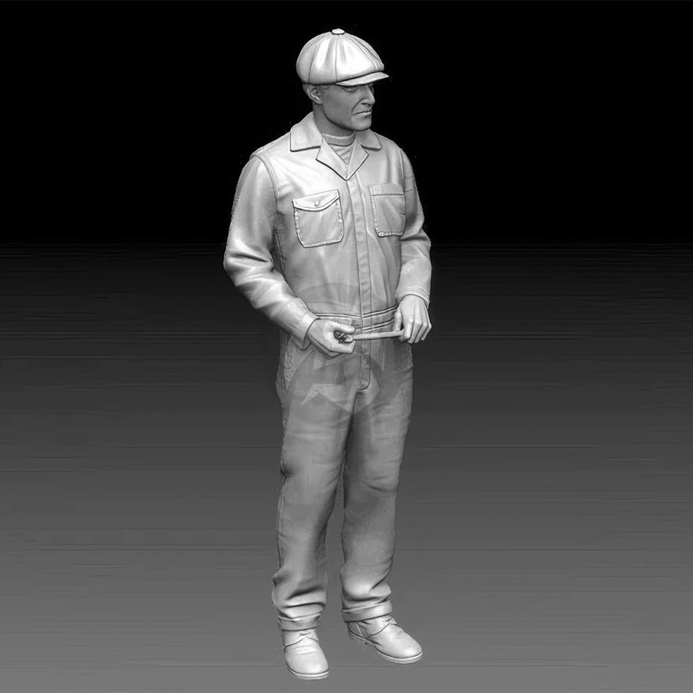 1/35 WWII Military Mechanic, Resin Model Figure Kit, Unassembled and Unpainted
