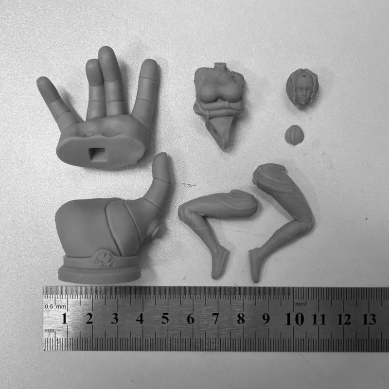 1/24 Armored Warrior, Resin Model Figure Kit, Sci-Fi Theme, Unassembled and Unpainted