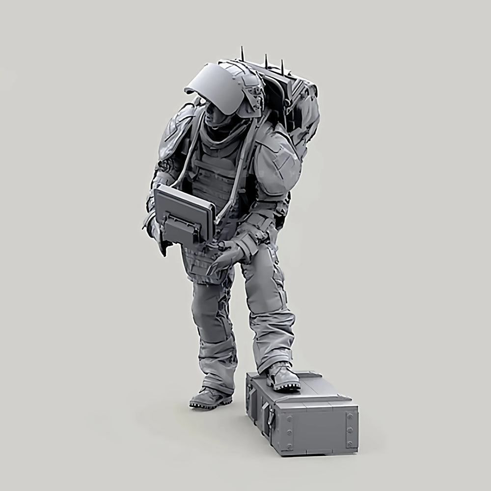 1/35 Modern Soldier with Heavy Tactical Gear, Resin Model Figure Kit, Unassembled and Unpainted