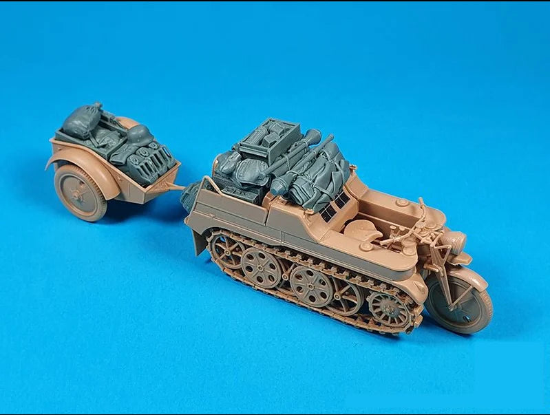 1/35 WWII German Sd.Kfz. 251 Half-Track, Resin Model Figure Kit, Unassembled and Unpainted
