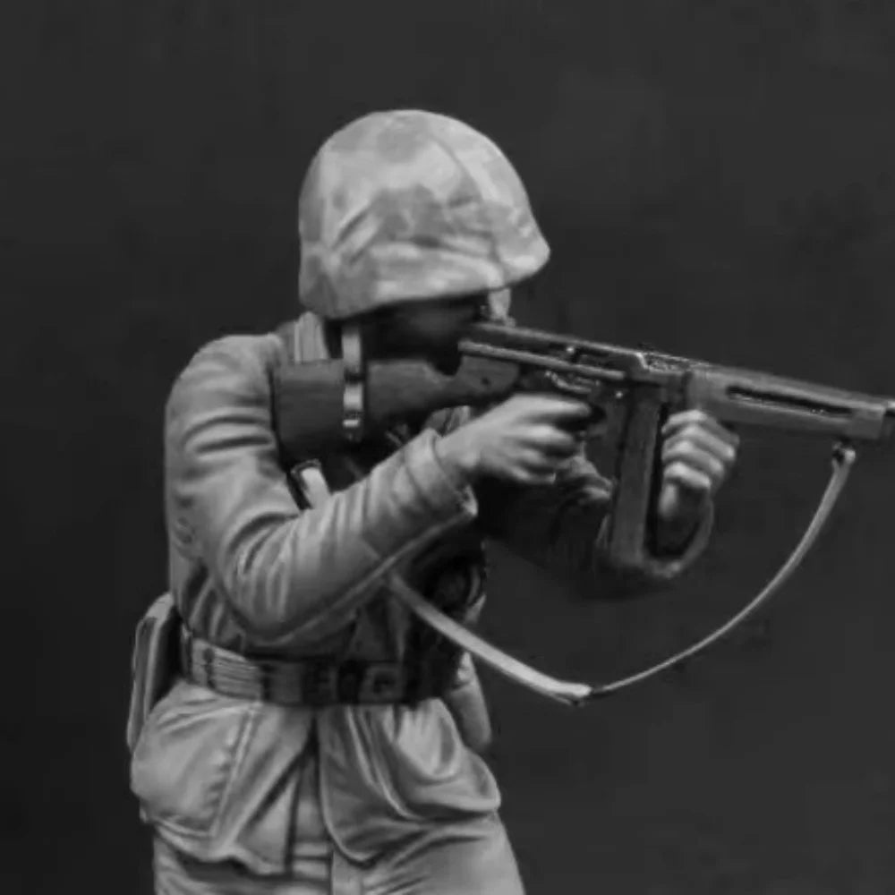 1/16 WWII Soviet Infantry Firing PPSh-41, Resin Model Figure Kit, Unassembled and Unpainted