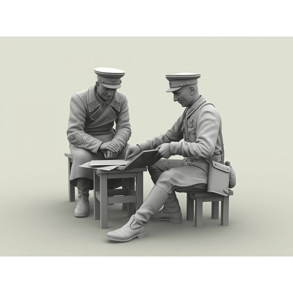 1/35 Cold War Soviet Officers Conference, 6 Figures, Resin Model Figure Kit, Unassembled and Unpainted