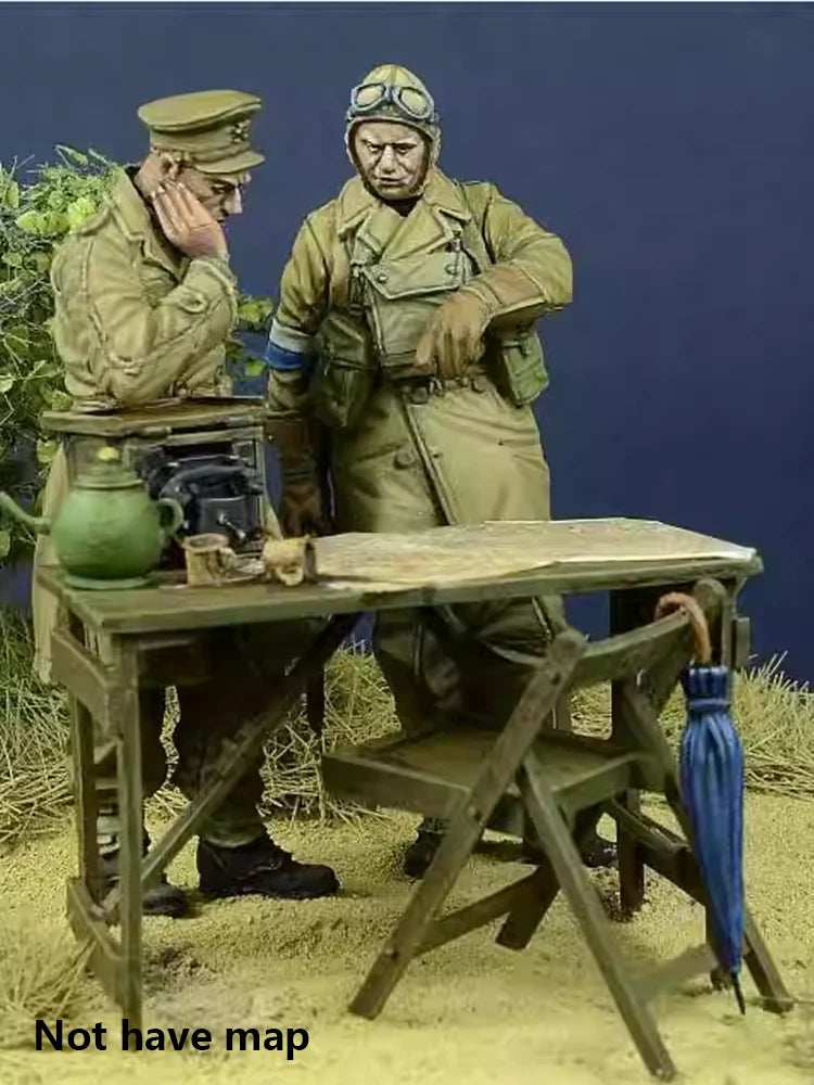 1/35 WWII British Officers at Command Post, 2 Figures, Resin Model Diorama Kit, Unassembled and Unpainted