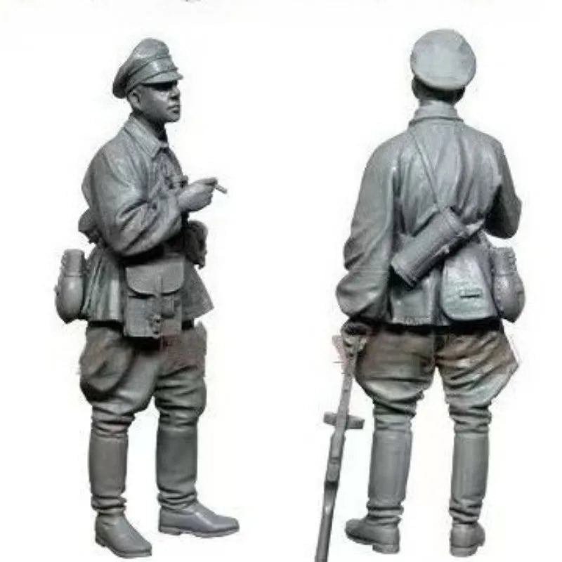 1/35 WWI Officer with Pipe and Rifle, Resin Model Figure Kit, Unassembled and Unpainted