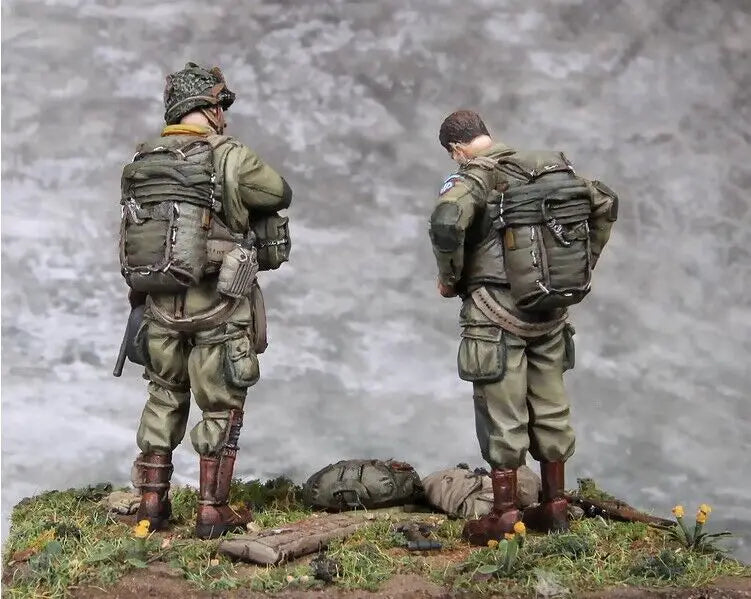 1/35 WWII German Infantry Squad with Field Packs, 6 Figures, Resin Model Figure Kit, Unassembled and Unpainted