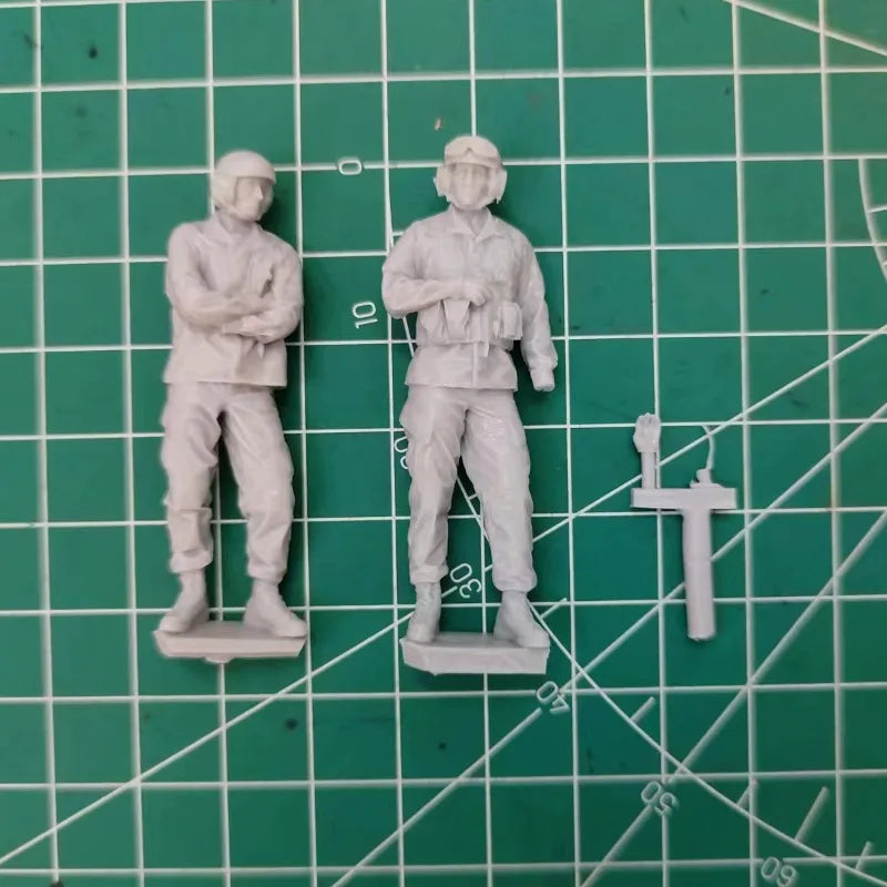 1/35 Modern Russian Armored Infantry, 2 Figures, Resin Model Figure Kit, Unassembled and Unpainted