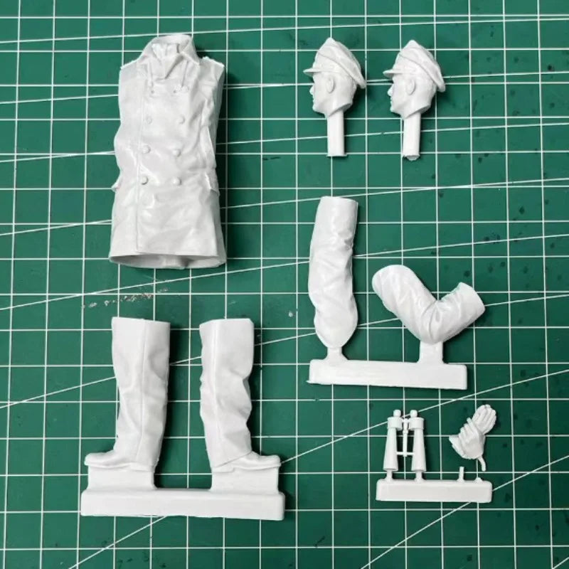 1/16 WWII German Submarine Captain, Resin Model Figure Kit, Unassembled and Unpainted