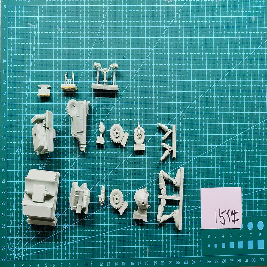 1/24 Modern Fantasy Male, Resin Model Figure Kit, Fantasy Theme, Unassembled and Unpainted