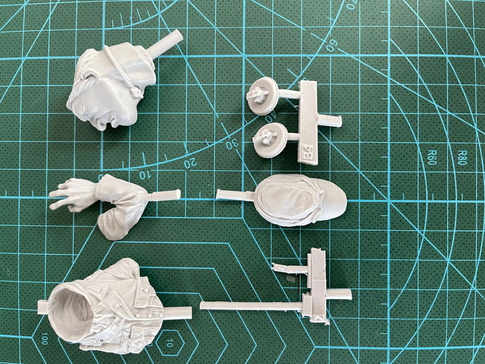 60mm WWII Military Officer, Resin Model Bust Kit, Unassembled and Unpainted