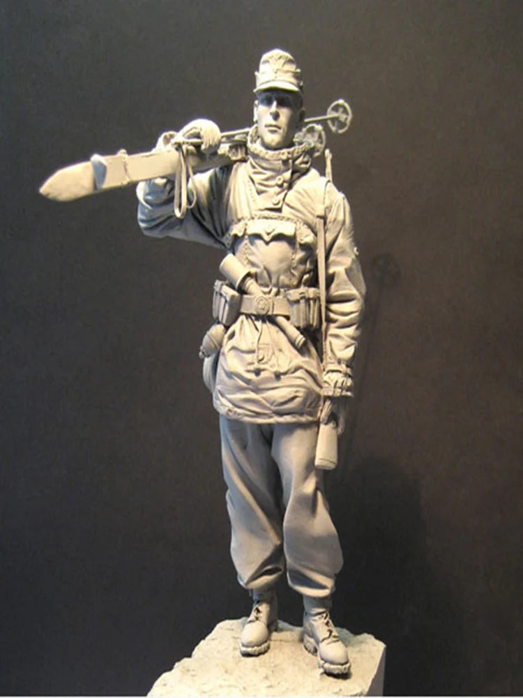 120mm WWI German Officer Signaling Advance, Resin Model Figure Kit, Unassembled and Unpainted