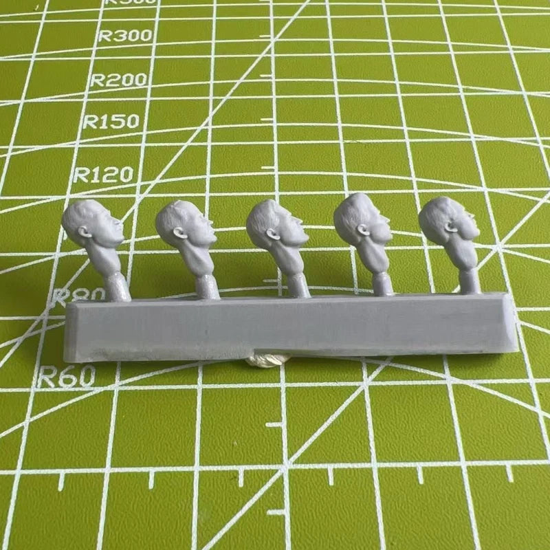 1/35 Soldier Head Busts, 9 Figures, Resin Model Bust Kit, Military Theme, Unassembled and Unpainted