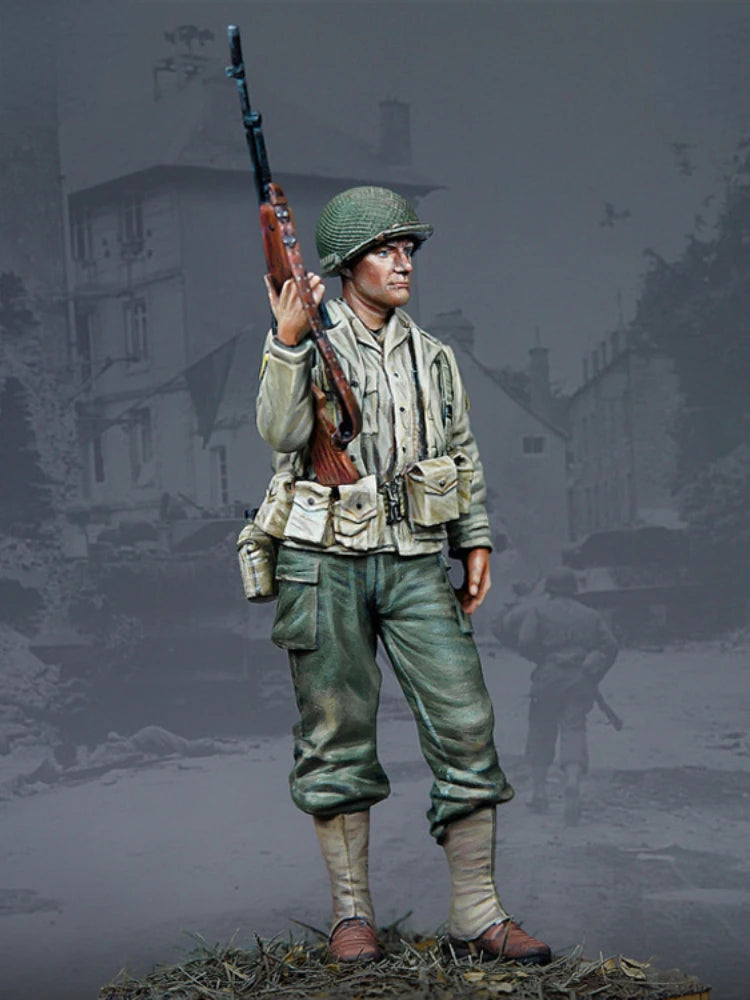 1/35 WWII US Infantry Standing Alert with M1, Resin Model Figure Kit, Unassembled and Unpainted