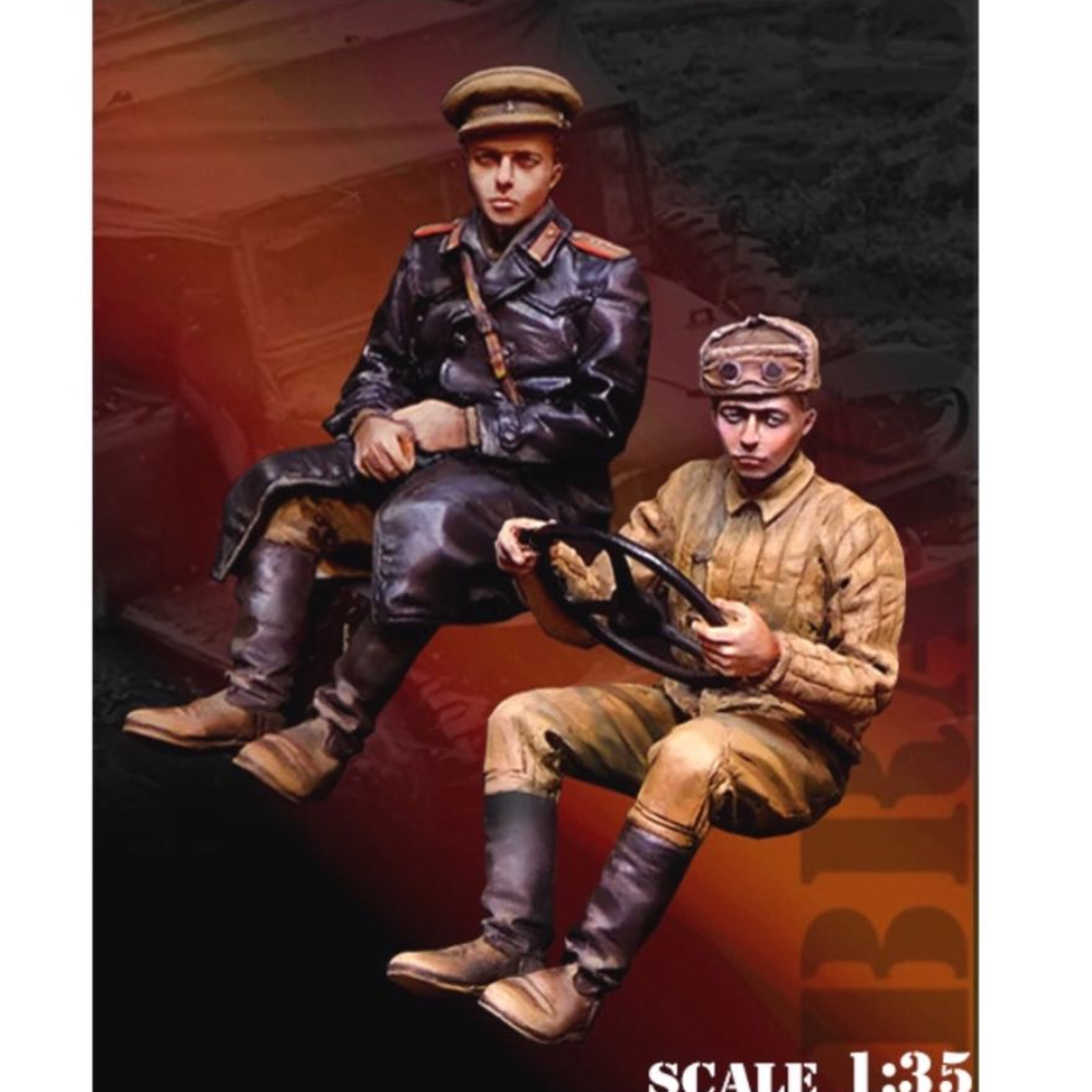 1/35 WWII Soviet Officer & Driver, 2 Figures, Resin Model Figure Kit, Unassembled and Unpainted
