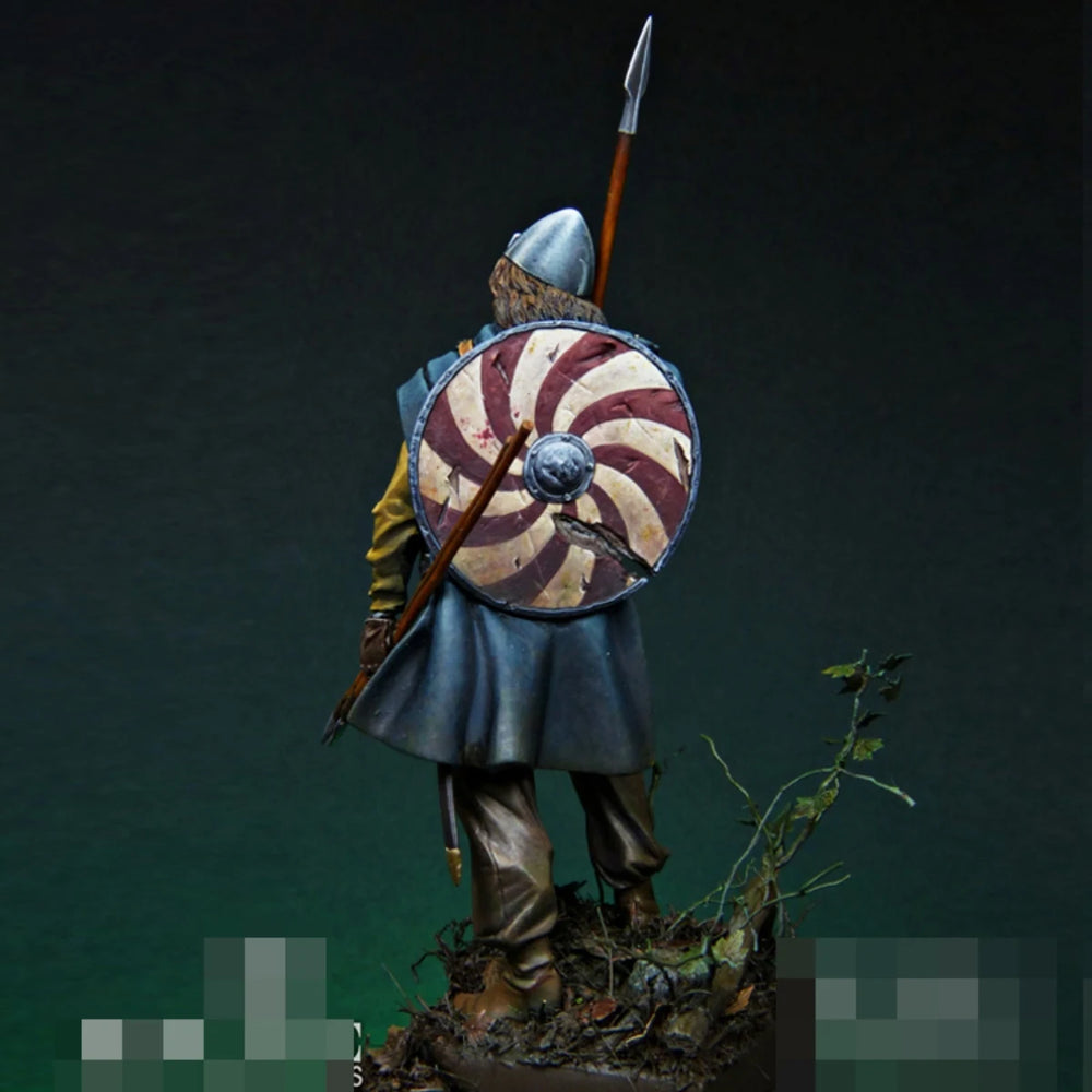 1/24 Medieval Norse Warrior in Yellow Tunic with Spear, Resin Model Figure Kit, Unassembled and Unpainted