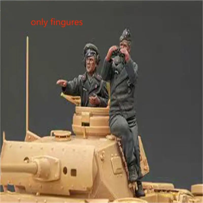 1/35 WWII German Soldiers with Desert Vehicle, 2 Figures, Resin Model Figure Kit, Unassembled and Unpainted