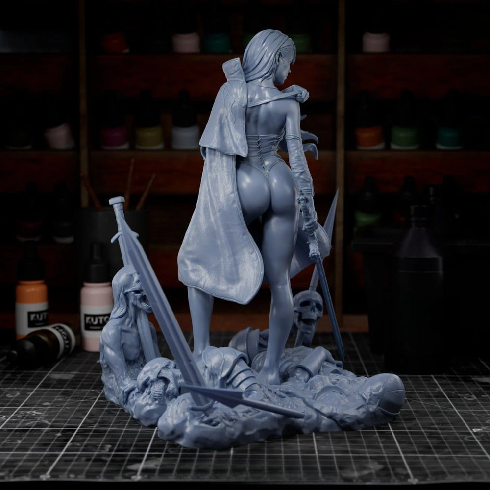 Female Warrior with Greatsword, Resin Model Figure Kit, Fantasy Theme, Unassembled and Unpainted