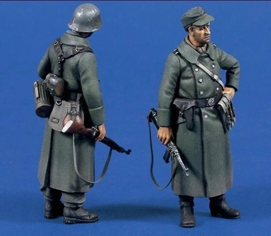 1/35 WWI German Officers with Rifle and Binoculars, 2 Figures, Resin Model Figure Kit, Unassembled and Unpainted