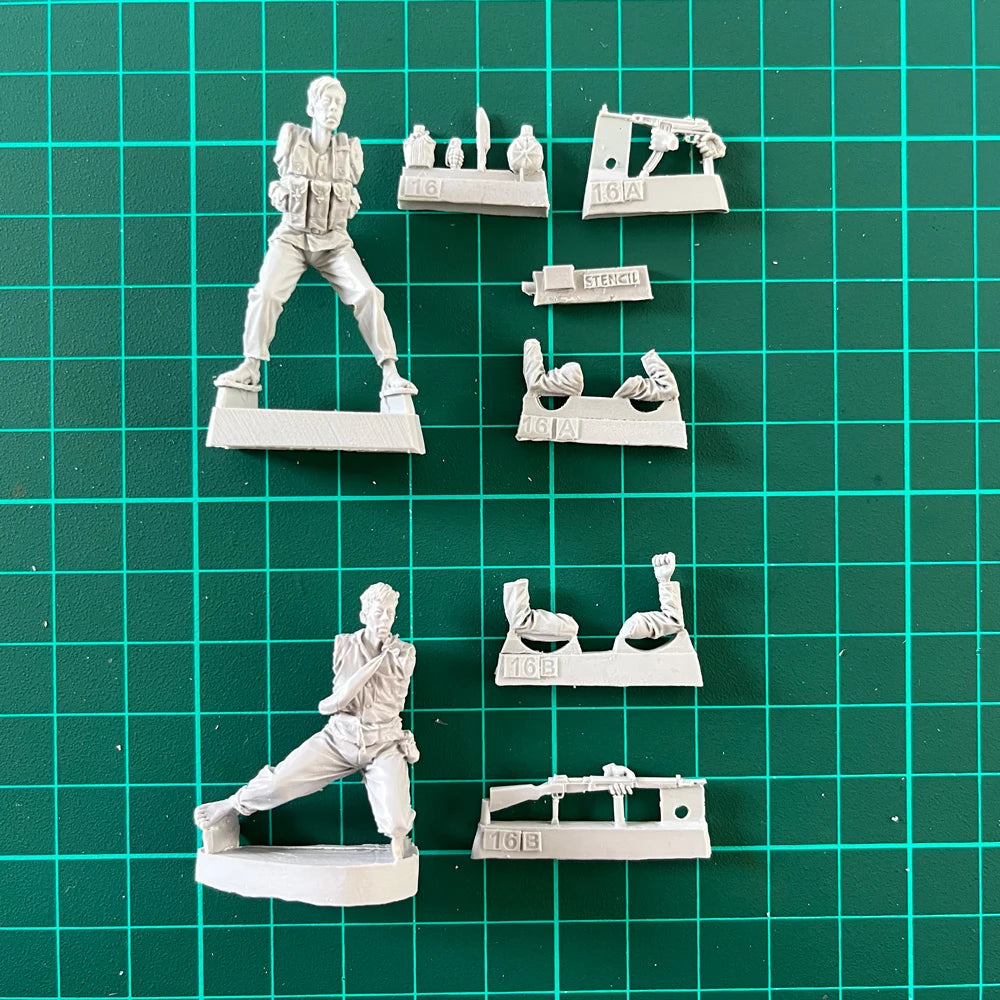 1/35 Modern Infantry Squad Advancing, 2 Figures, Resin Model Figure Kit, Unassembled and Unpainted