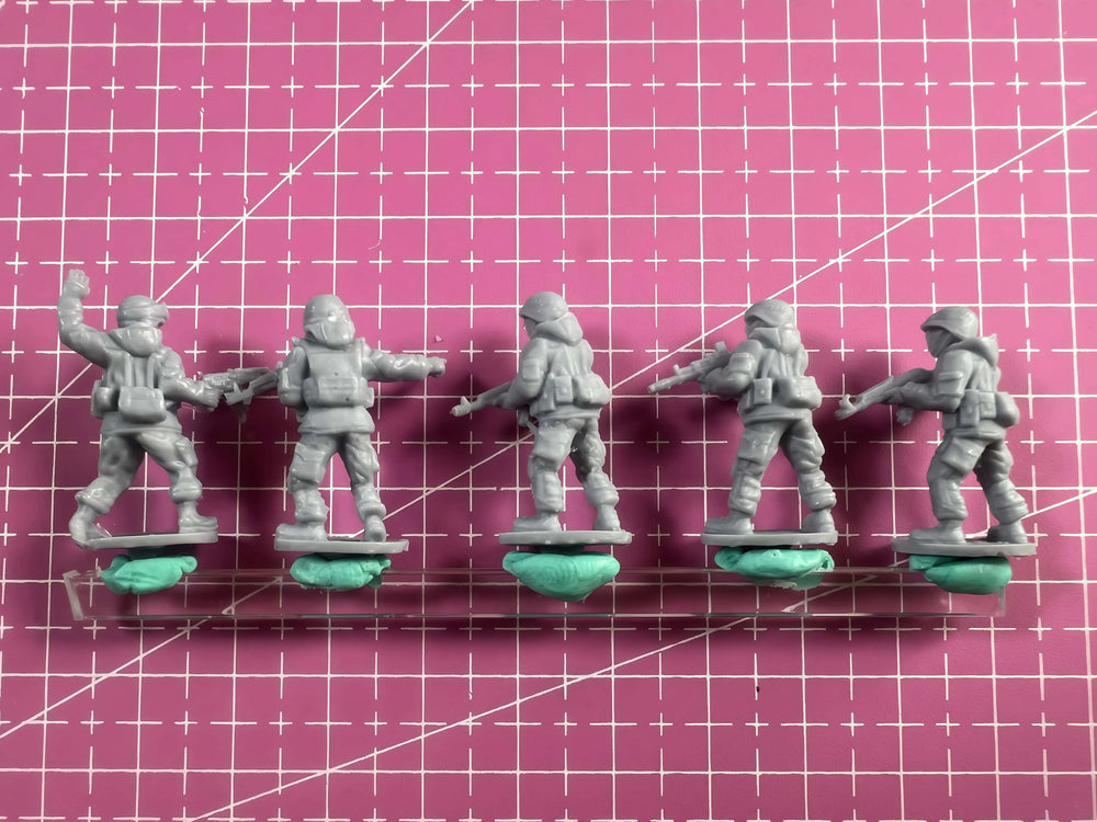 1/72 Modern Military Infantry Soldiers, 10 Figures, Resin Model Figure Kit, Unassembled and Unpainted