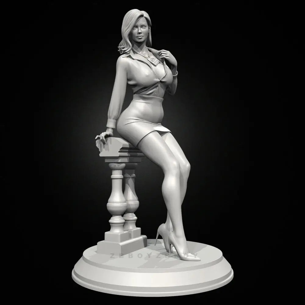 38mm Louise Lane Pin-up, Resin Model Figure Kit, Unassembled and Unpainted