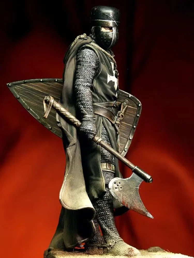 1/18 Medieval Templar Knight with Scimitar and Heater Shield, Resin Model Figure Kit, Unassembled and Unpainted