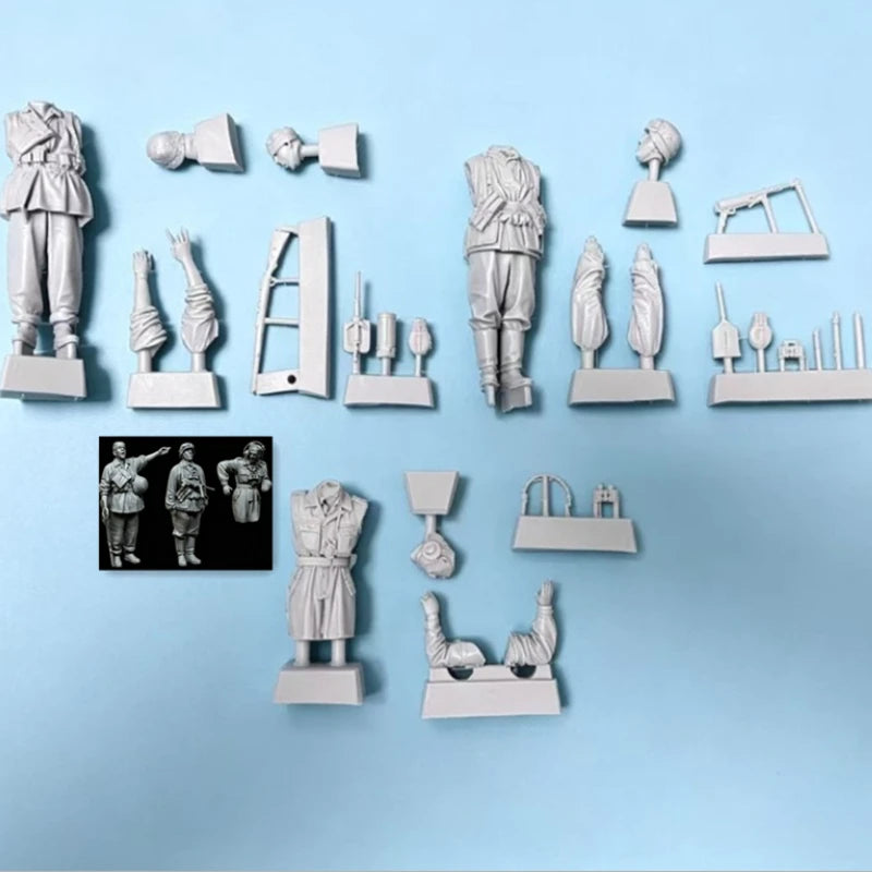 1/35 WWII Infantry & Tank Captain, 3 Figures, Resin Model Figure Kit, Unassembled and Unpainted