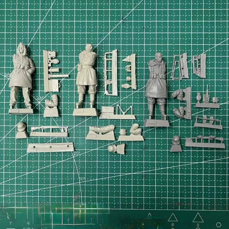 1/35 WWII German Machine Gun Crew, 3 Figures, Resin Model Figure Kit, Unassembled and Unpainted