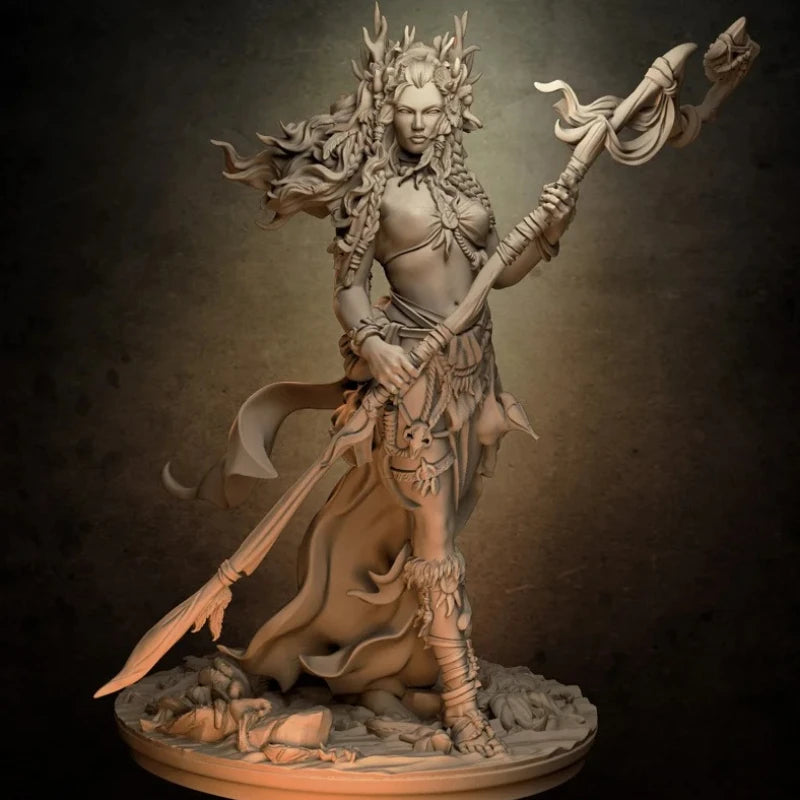 1/24 Crowned Sorceress with Magical Staff and Familiar, Resin Model Figure Kit, Fantasy Theme, Unassembled and Unpainted