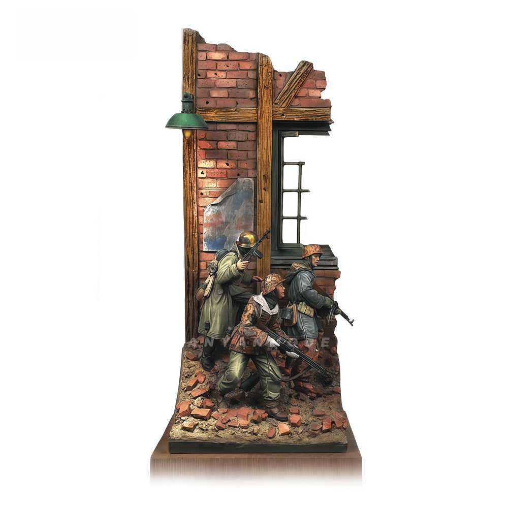 1/35 WWII European Soldiers, 3 Figures, Resin Model Diorama Kit, Unassembled and Unpainted