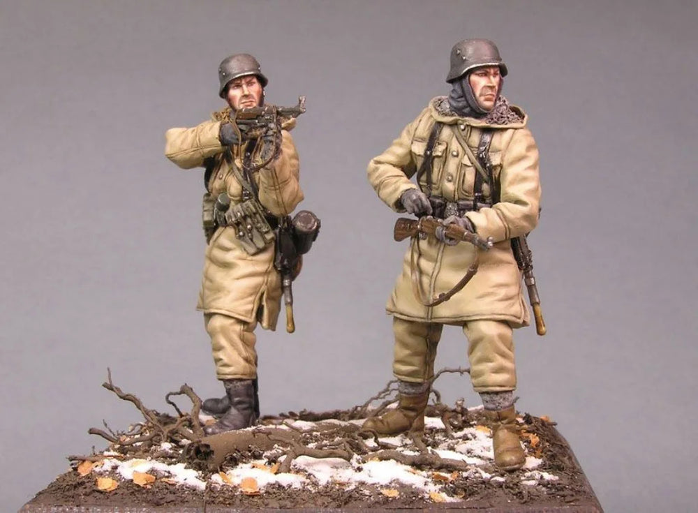 1/35 WWI German Imperial Soldiers, 2 Figures, Resin Model Figure Kit, Unassembled and Unpainted