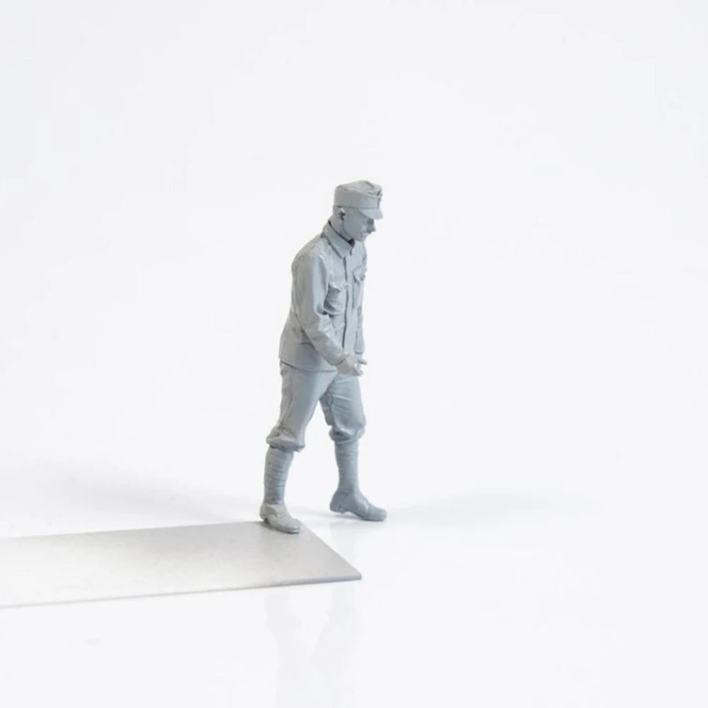 1/35 Modern Artilleryman Soldier, Resin Model Figure Kit, Unassembled and Unpainted