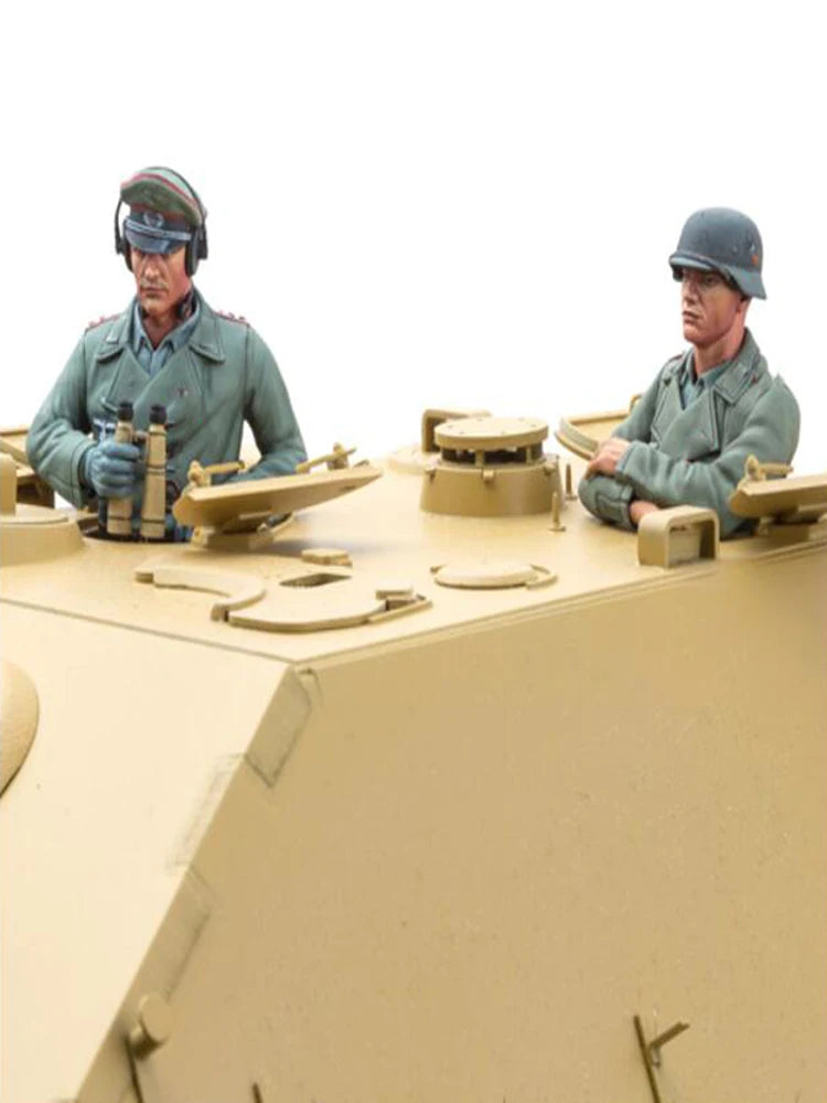 1/16 WWII German Wehrmacht Squad with Tank, 4 Figures, Resin Model Figure Kit, Unassembled and Unpainted