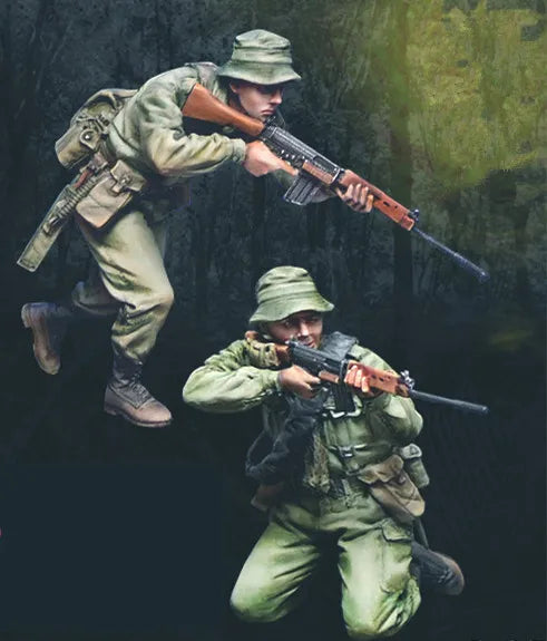 1/35 Modern Infantry Assault in Boonie Hats, 3 Figures, Resin Model Figure Kit, Unassembled and Unpainted